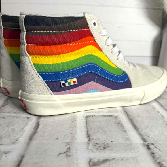 Vans White and Pink High-Tops - Picture 3 of 11